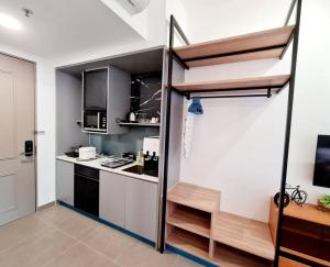 Kuchyň nebo kuchyňský kout v ubytování Empire City Damansara PJ Studio