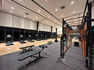 Fitness centrum a/nebo fitness zařízení v ubytování Empire City Damansara PJ Studio