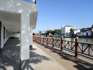 Balkoni atau teres di 朱家角榆宿酒店 La Joie Resort