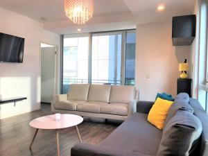 Ruang duduk di Readyset Apartments at Liberty