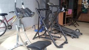 Fitness centrum a/nebo fitness zařízení v ubytování Santun Homestay