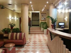 a lobby of a hospital with a waiting room at Hotel Raffaello in Spinea