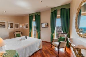 Postel nebo postele na pokoji v ubytování B&B Hotel Firenze Pitti Palace al Ponte Vecchio