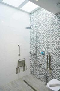 A bathroom at Delmás Hotel Emblemático