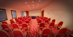 The business area and/or conference room at Hotel Riz B.B