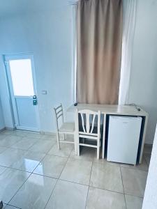 Eldhús eða eldhúskrókur á Hotel Lakaj 2