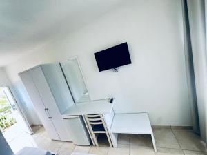 Sjónvarps- og/eða afþreyingartæki á Hotel Lakaj 2