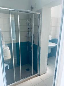 Baðherbergi á Hotel Lakaj 2