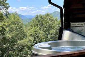 Gallery image of Moonlight Ridge Cabin in Bryson City