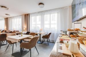 Jídlo v hotelu nebo okolí + 37 fotografií