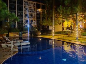 Bazén v ubytování RcplacePH T3-339 - Pine Suites Tagaytay nebo v jeho okolí