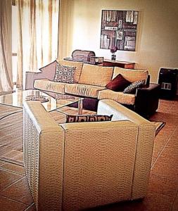 Istumisnurk majutusasutuses The Heights 2 Bedroom Apartment