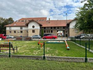 Budova, v ktorej sa apartmán nachádza