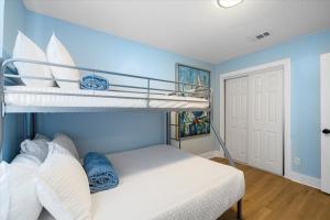 Gallery image of Nautical Way Condos Unit # 114 E partial gulf view near beach in Destin