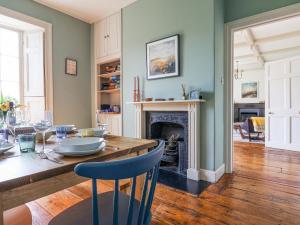 Χώρος καθιστικού στο Charmouth Lodge