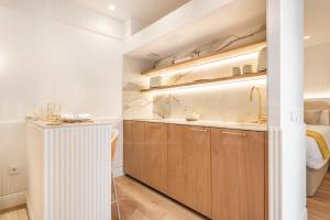 Cucina o angolo cottura di Charming apartment with private patio by REMS