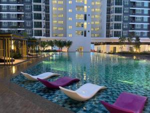 Bazén v ubytovaní Setapak KL Apt 3 Room 8 pax alebo v jeho blízkosti