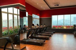 Posilňovňa alebo fitness centrum v ubytovaní Setapak KL Apt 3 Room 8 pax