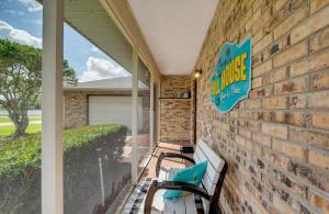 Imagen de la galería de Heated Pool and 4-in-1 Grill Spring Hill Haven!, en Spring Hill