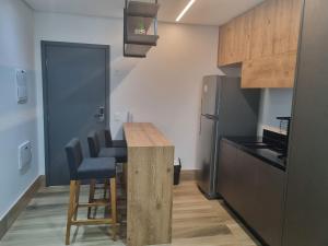 O bucătărie sau chicinetă la Maravilhoso Apto, prédio premiado, 40 metros 2 , uma suíte wide hilton garden, melhor localização de são paulo, metrô fradique coutinho, garagem inclusa