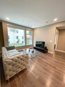 Гостиная зона в Glamorous Getaway in Hollywood