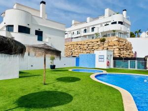 Πισίνα στο ή κοντά στο Villa in Finestrat privézwembad, zee- en bergzicht