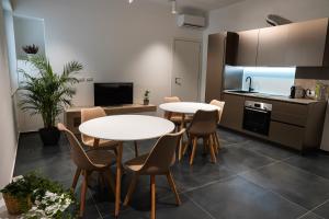 Kuchyň nebo kuchyňský kout v ubytování BLUMI Apartment