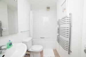 Koupelna v ubytování Wilson House - Camden + 73 fotografií