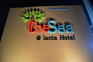 Certifikát, hodnocení, plakát nebo jiný dokument vystavený v ubytování The Sea @ Lanta Hotel