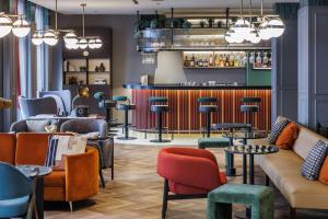 Posezení v ubytování Radisson RED Berlin Kudamm