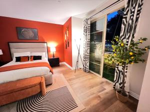 Afbeelding uit fotogalerij van Beautiful 2 BD 3 Beds in Heart of Encino 105 in Encino