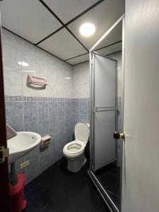 Bilik mandi di Apartamento doña Esperanza