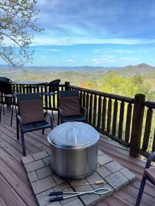 Foto dalla galleria di Ultimate Log Cabin Experience with BREATHTAKING Views a Yonah