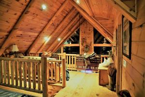 Foto dalla galleria di Ultimate Log Cabin Experience with BREATHTAKING Views a Yonah