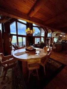 Foto dalla galleria di Ultimate Log Cabin Experience with BREATHTAKING Views a Yonah