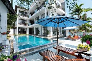 Бассейн в Tropical Garden & Pool Villa или поблизости