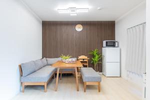 Η κουζίνα ή μικρή κουζίνα στο 晴空民宿 Sora House 晴空塔徒步圈 整栋出租