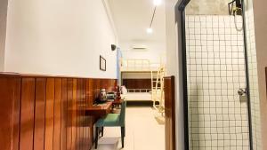A kitchen or kitchenette at The Center Point