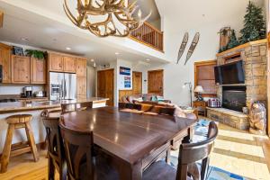 Kuchyň nebo kuchyňský kout v ubytování Antlers Gulch Retreat townhouse