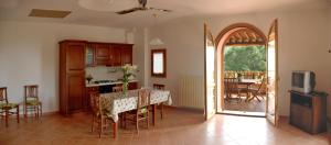 Kuchyň nebo kuchyňský kout v ubytování Agriturismo Podere Gozzuto
