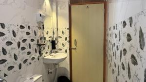 Koupelna v ubytování Hotel Insta 18