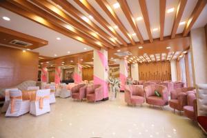 Posezení v ubytování Hotel Wedlock Premium Huda City