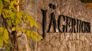 znak na ścianie kamiennej w obiekcie Hotel Jägerhorn w Zagrzebiu