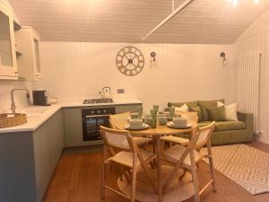 Kuchyň nebo kuchyňský kout v ubytování Sunset