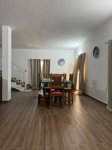 Χώρος καθιστικού στο Villa à Malicounda 3 chambres, piscine, calme et confort à 10 min de Saly