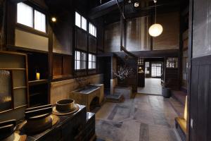 Kuchyň nebo kuchyňský kout v ubytování NIPPONIA Sasayama Castle Town Hotel + 37 fotografií