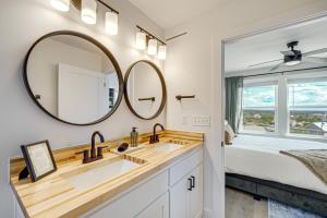 Foto sihtkohas Dripping Springs asuva majutusasutuse 7 Mi to Dtwn Dripping Springs Home with Views! galeriist