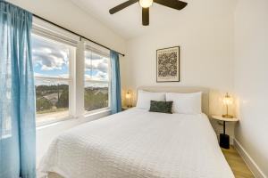 Foto sihtkohas Dripping Springs asuva majutusasutuse 7 Mi to Dtwn Dripping Springs Home with Views! galeriist