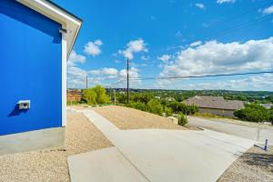 Foto sihtkohas Dripping Springs asuva majutusasutuse 7 Mi to Dtwn Dripping Springs Home with Views! galeriist
