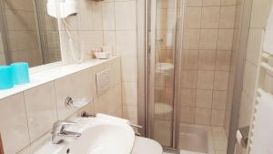 Koupelna v ubytování Gasthof Hotel Zur goldenen Krone + 37 fotografií
